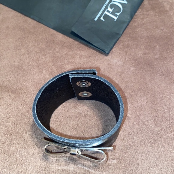 AGL Leather Bracelet with metal bow - Picture 12 of 17